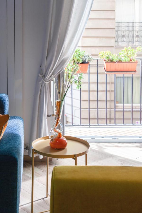 Appartamento Moderno Nel Centro Storico Наполи Екстериор снимка