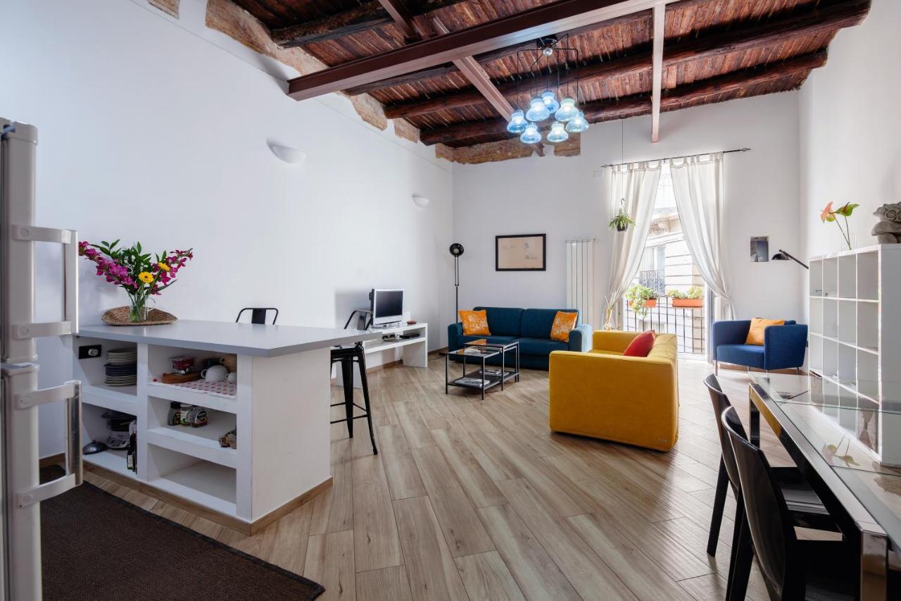 Appartamento Moderno Nel Centro Storico Наполи Екстериор снимка